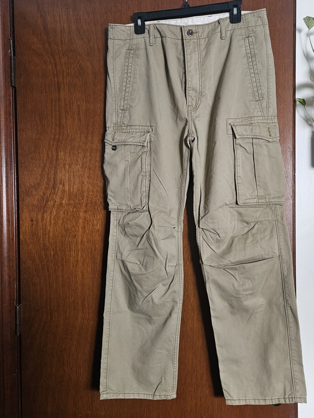Levi's Men's Cargo Pants in Khaki Tan